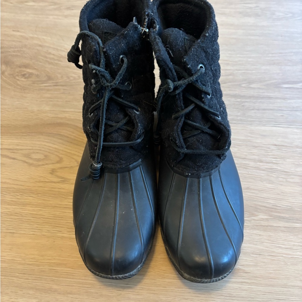 Black Lace-Up Winter Boots